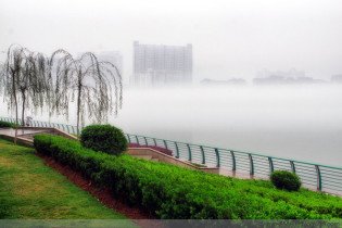 2上现蜃楼(即海市蜃楼)的形成原因