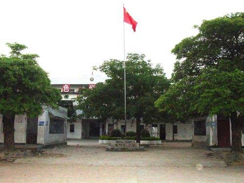 (图)陆丰市内湖镇中心小学