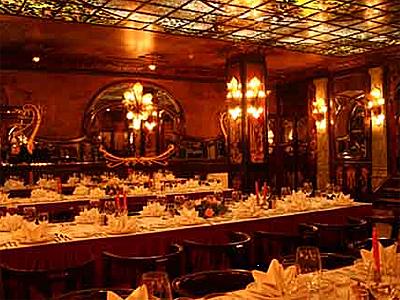 马克西姆餐厅于1983年9月开业