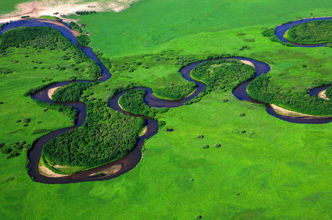 尼罗河是一条流经非洲东部与北部的河流