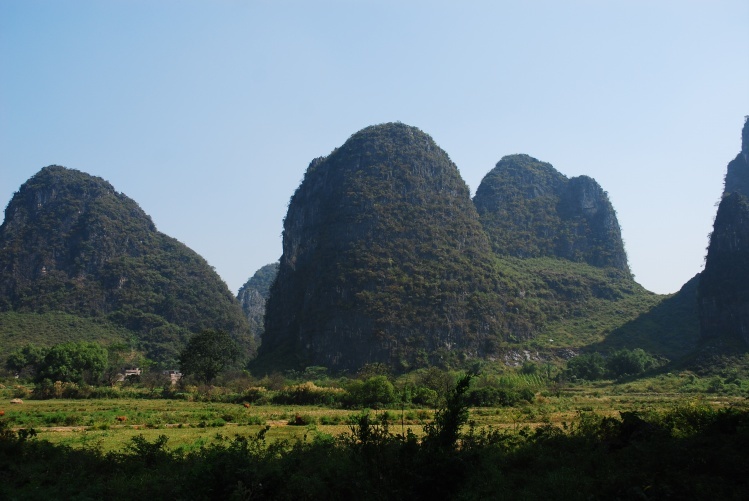 钟山十里画廊位于广西贺州市钟山县城西北18