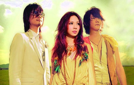 詹雯婷长靴_詹雯婷奶有多大_<em>飞儿乐队主唱</em>詹