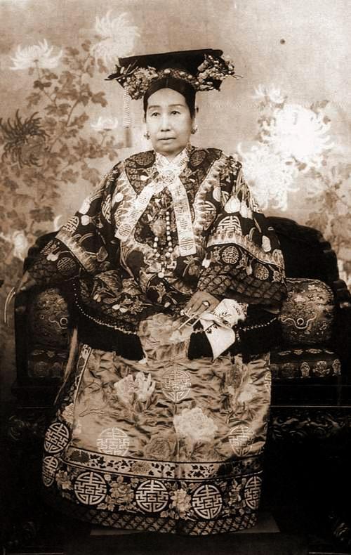 清朝皇后照片实拍图片