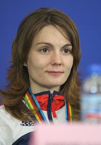 卡特琳娜·埃蒙斯_360百科