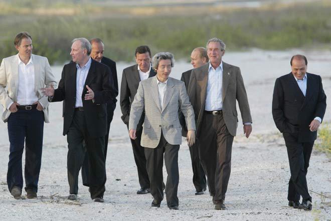 八国集团首脑会议(g8summit)是由西方七国首脑会议演变而来,是各国