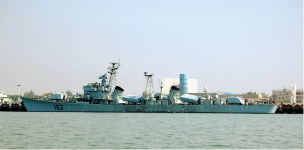 中国162南宁号导弹驱逐舰