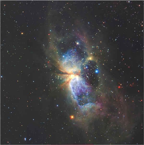 它们是环绕   尘埃和气体云,同时,也让谢卜利106星云看起来像个沙漏